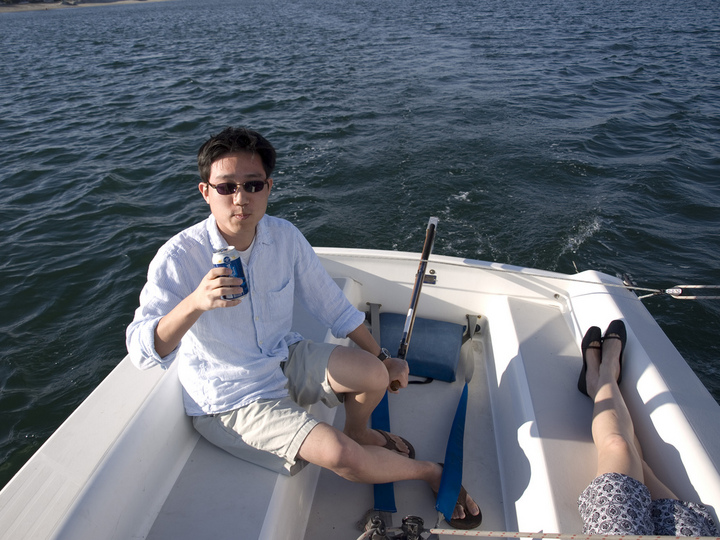 "wait, i should probably not be taking a picture of me drinking beer while sailing..."