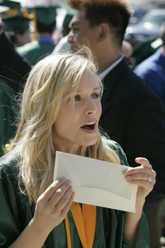 kristin bell reacts to a letter from me